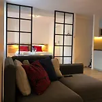 Les Rochelais Apartment *