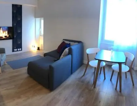 Les Rochelais Apartment *