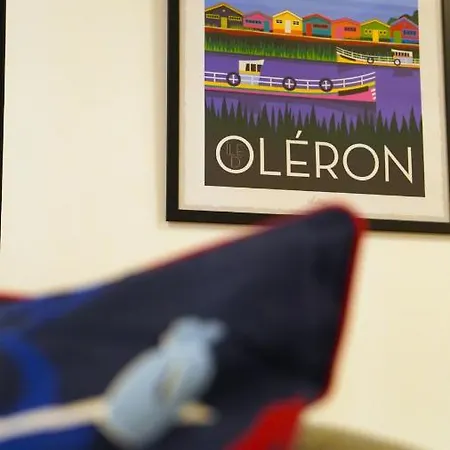 Les Rochelais Apartment *